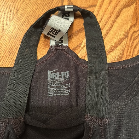 Nike workout tank bundle-3 - Picture 9 of 10